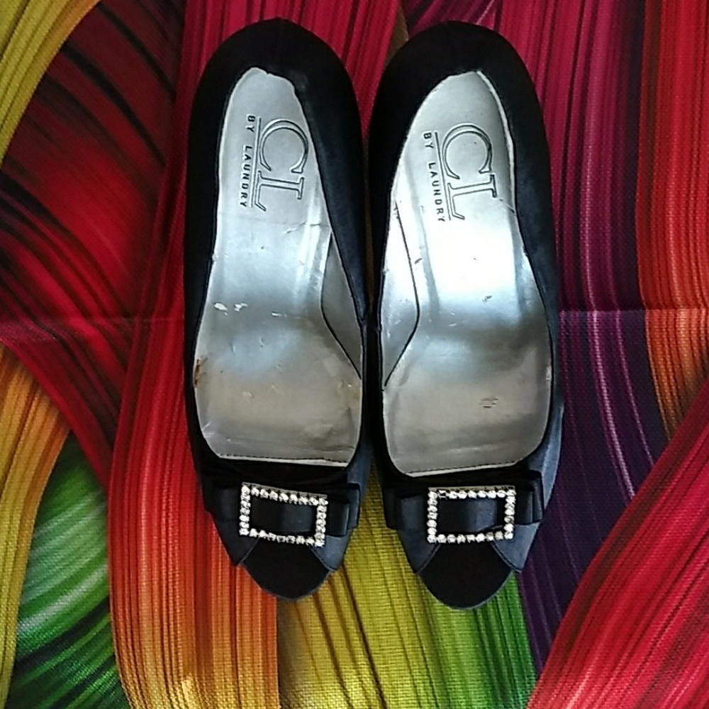 Satin stiletto pump. Perfect condition. Size 10